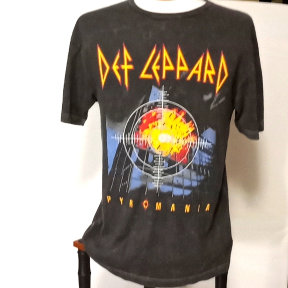 Other - Def Leppard pyromania men's graphic t-shirt